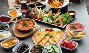 Serpme Kahvaltı 15 Çeşit - 2 Kişilik